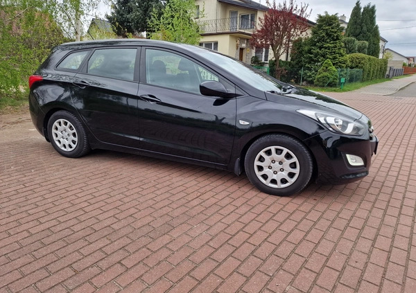 Hyundai I30 cena 23800 przebieg: 243300, rok produkcji 2013 z Urzędów małe 37